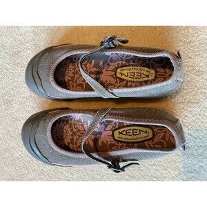 Keen women shoes solid gray Size 6 / comfortable shoes